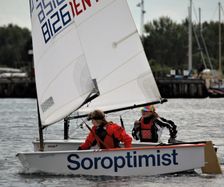 SJS reklamebilleder vind i håret (3)